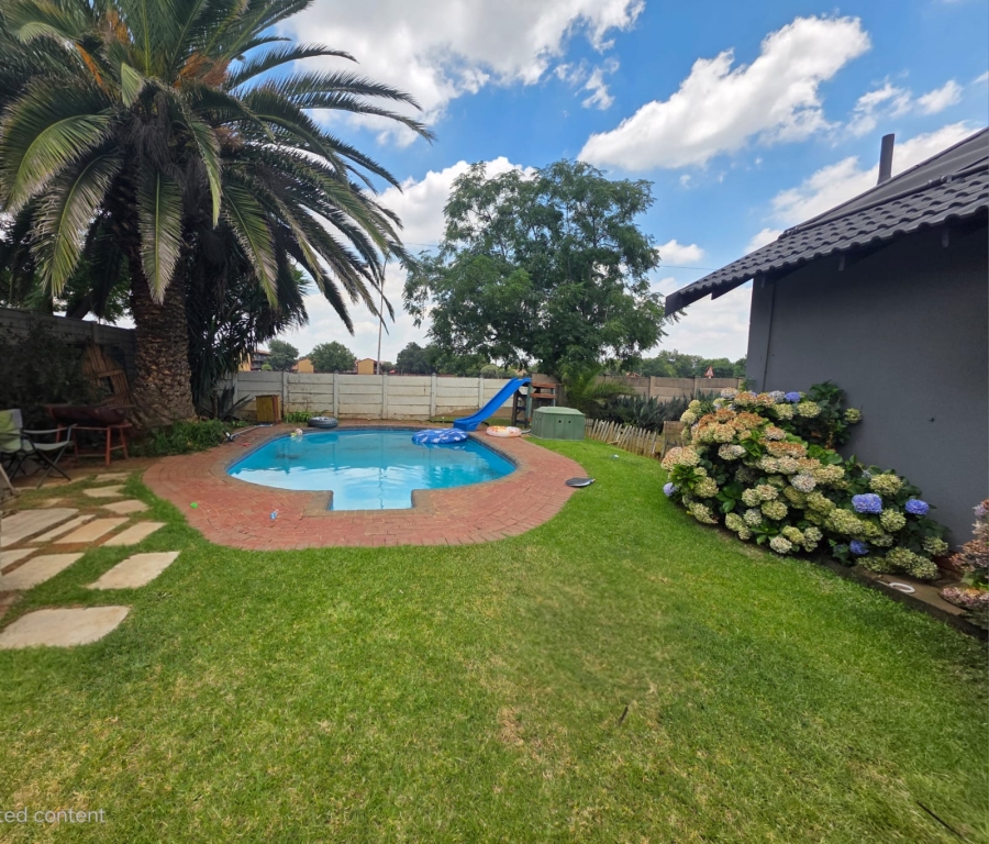 4 Bedroom Property for Sale in Vaalpark Free State